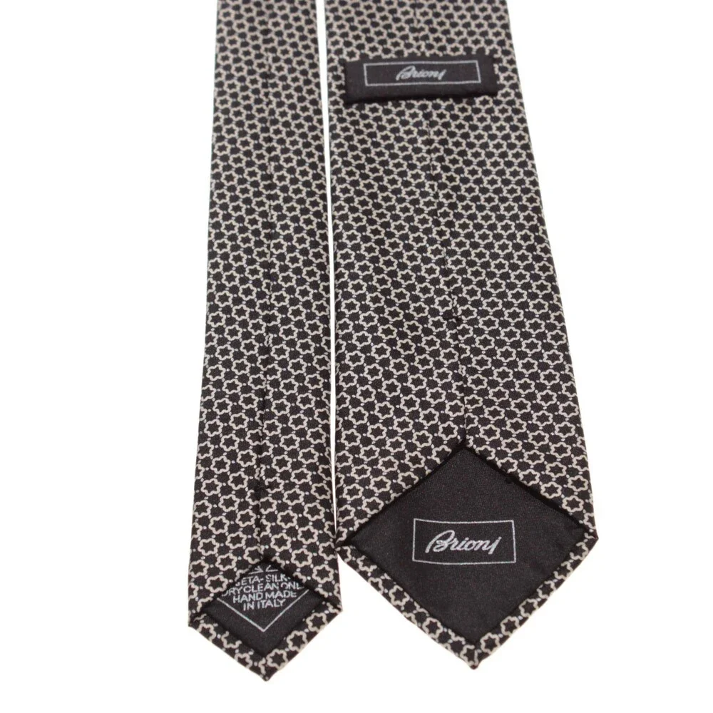 Brioni NWOT Neck Tie in Black with Cream Geometric Print 100% Silk Made in Italy